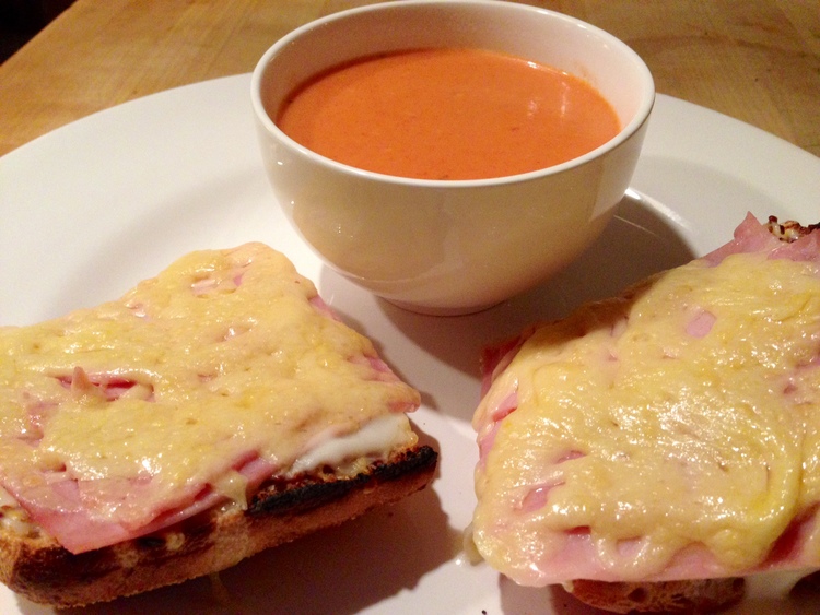 cream-of-tomato-soup-and-sandwiches