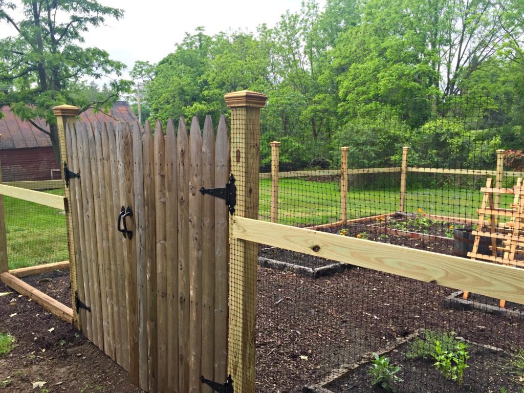 Building A Garden Fence - Farmhouse 1820
