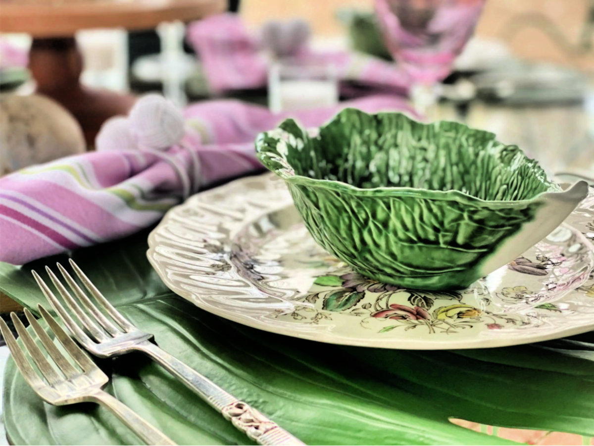 pretty spring and Easter table setting ideas